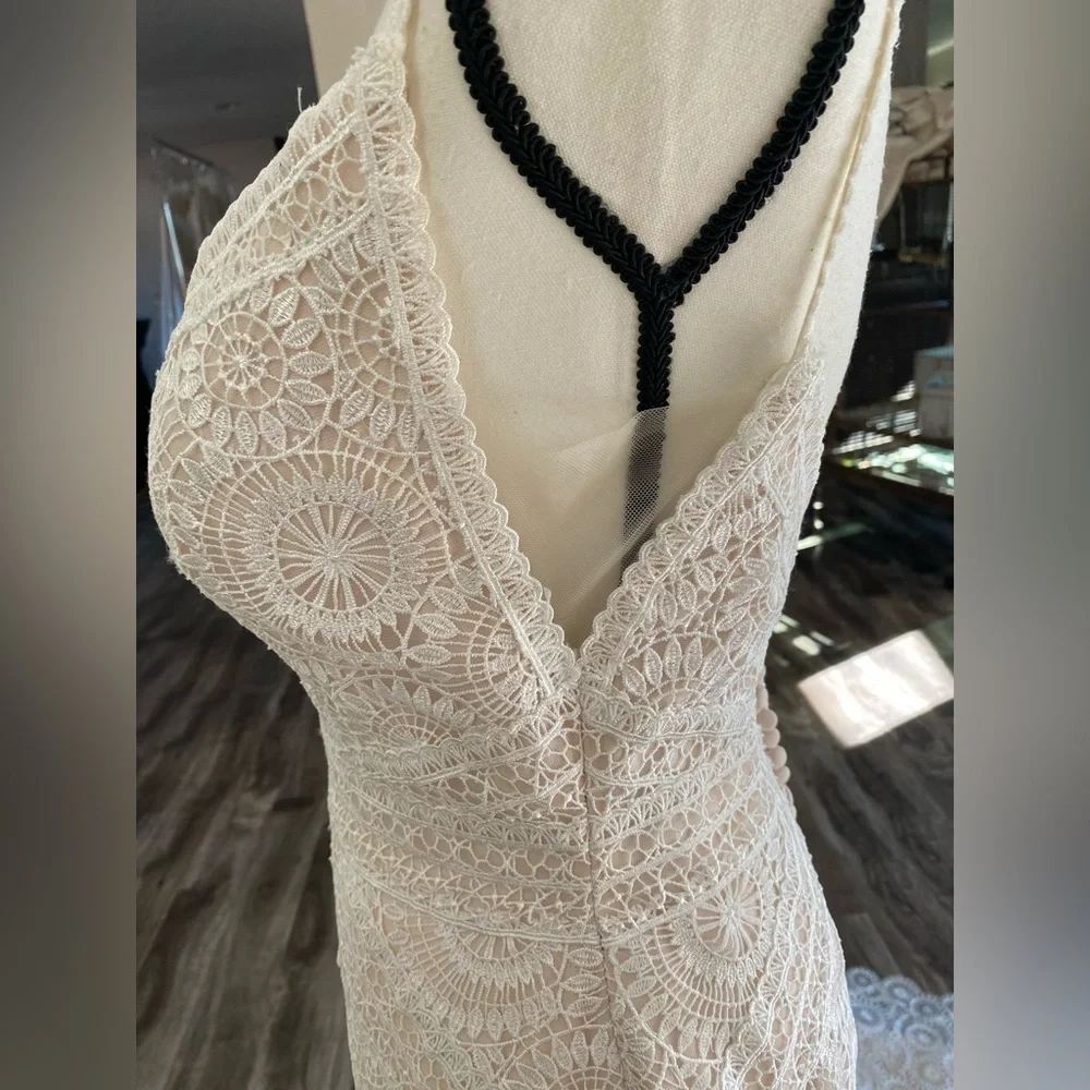 Geometric lace ivory or blush style 9SC878 dress size 8 - Picture 5 of 10